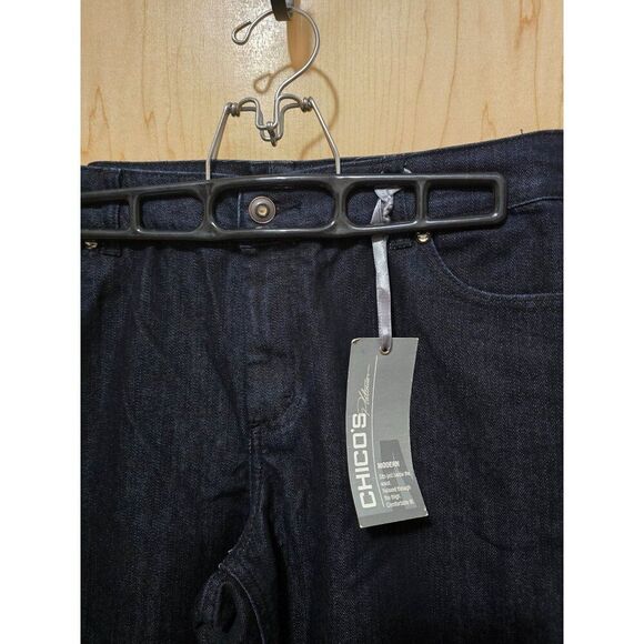 Chicos Modern Fit Straight Leg Dark Wash Embellished Pocket Jeans Size 2 Short - Picture 2 of 13